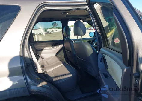 2002 Ford Escape Xlt from USA, damaged, VIN 1FMYU04172KC92145